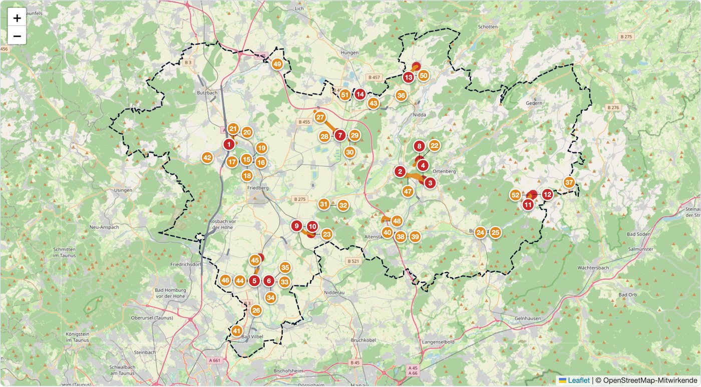 Karte des Wetteraukreises mit amtlichen Vollsperrungen (rot) und Sperrungen laut TomTom (orange)